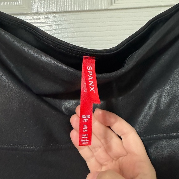 Spanx shape faux leather leggings size 1x TALL euc - Picture 3 of 6